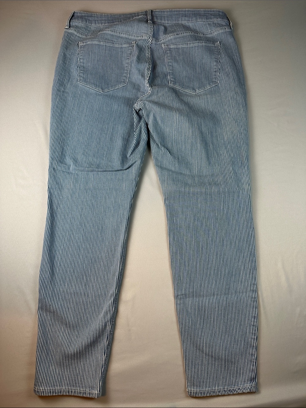 Old Navy Women’s Rockstar Pinstripe Skinny Jeans Button Fly Size 18 - Picture 3 of 9